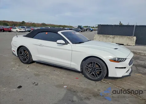 2018 Ford Mustang z USA, uszkodzony, nr VIN 1FATP8UH9J5138993
